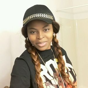 Meet your Posher, Edwige